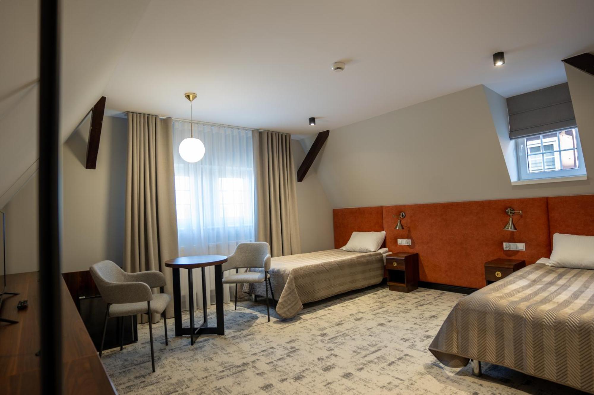 Standard Twin Room